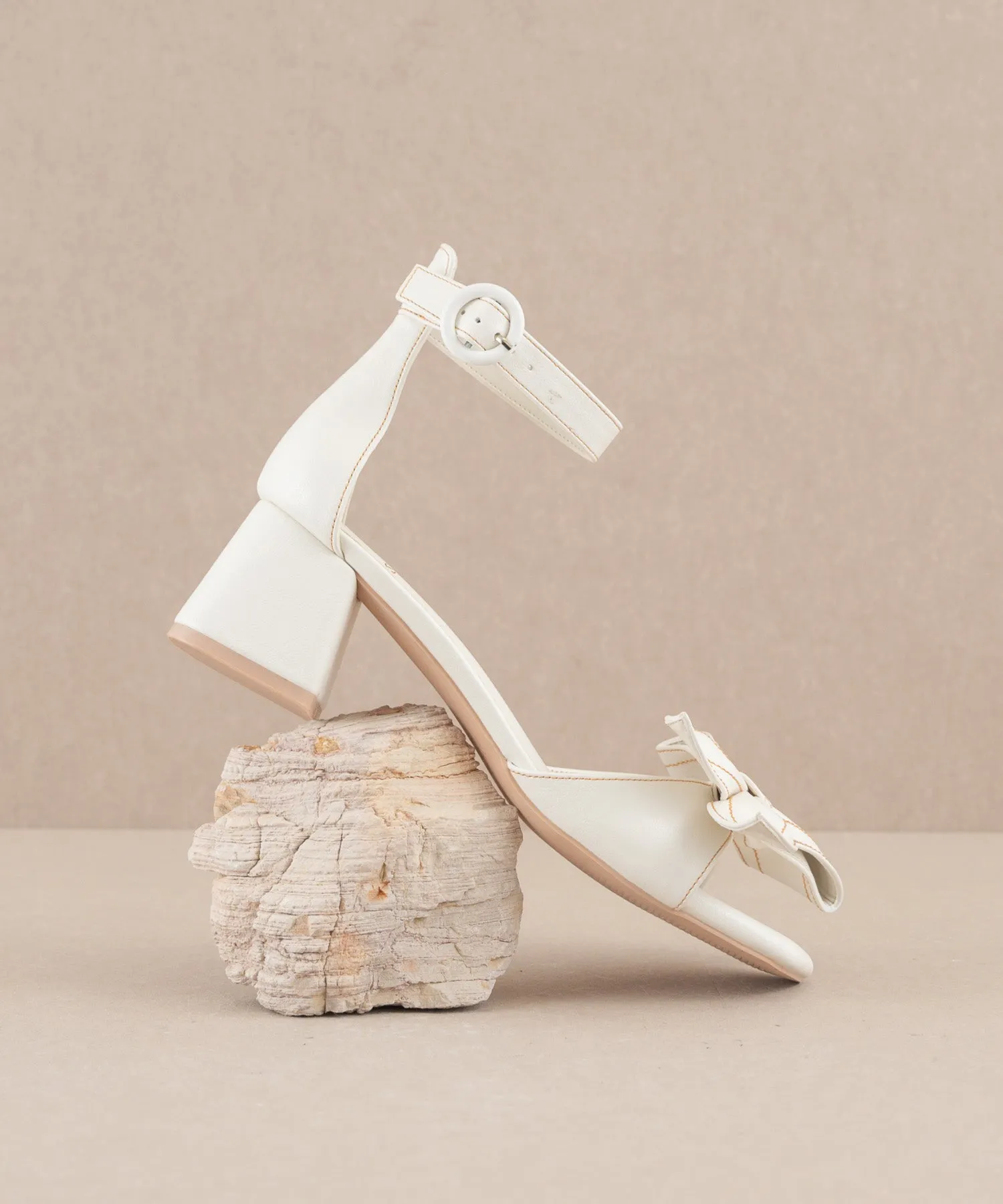 The Vigo | White Low Heel With A Sweet Bow