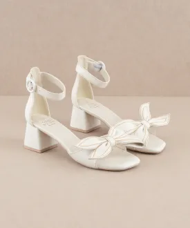 The Vigo | White Low Heel With A Sweet Bow